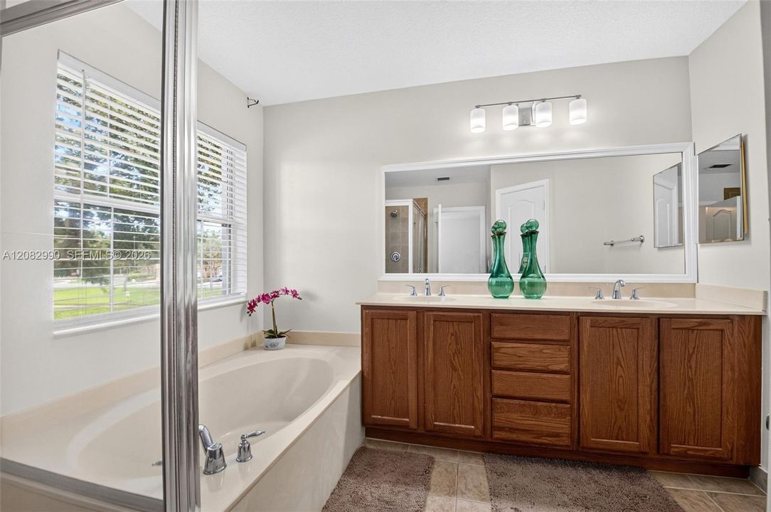 For Sale: $423,900 (3 beds, 2 baths, 1748 Square Feet)