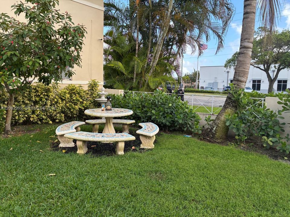 En Venta: $318,000 (2 camas, 1 baños, 789 Pies cuadrados)