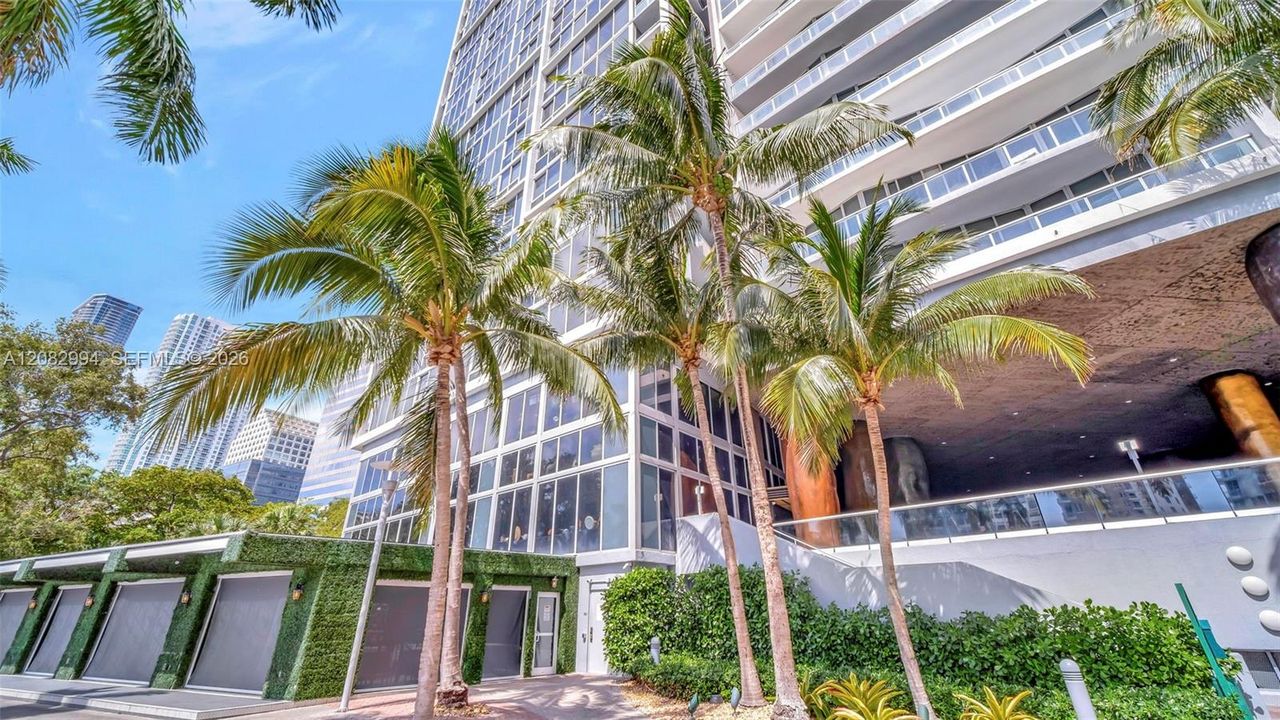 For Rent: $5,500 (2 beds, 2 baths, 1390 Square Feet)