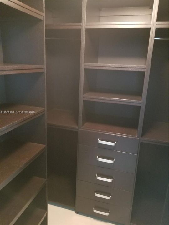 For Rent: $5,500 (2 beds, 2 baths, 1390 Square Feet)