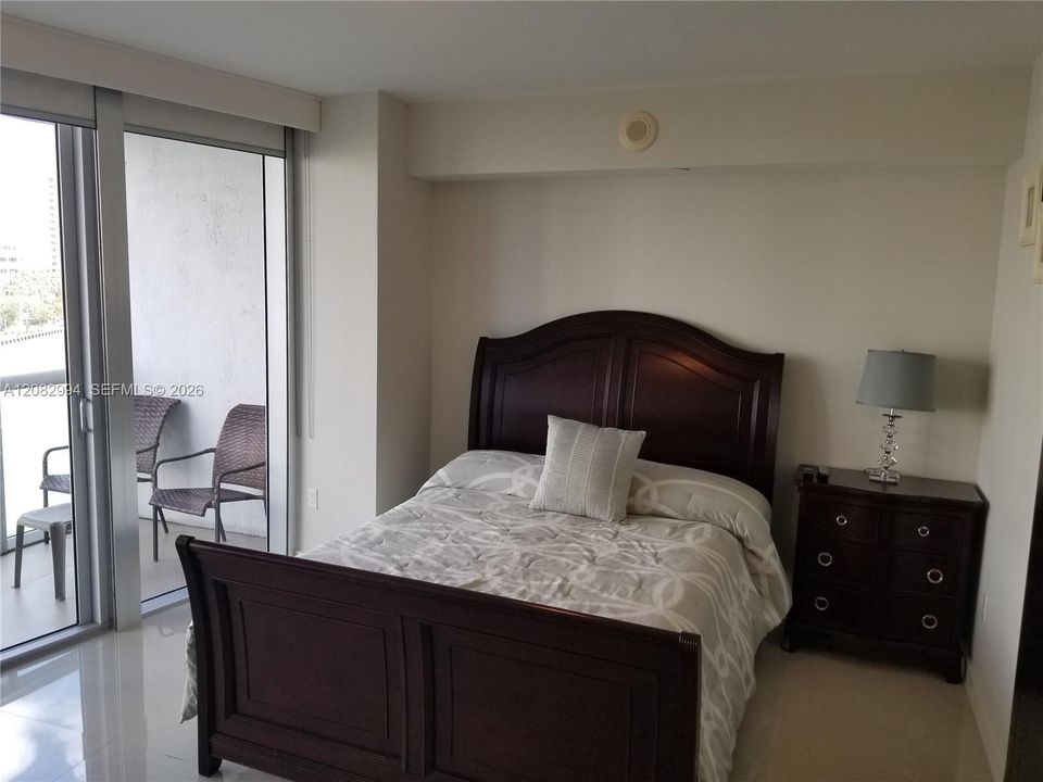 For Rent: $5,500 (2 beds, 2 baths, 1390 Square Feet)
