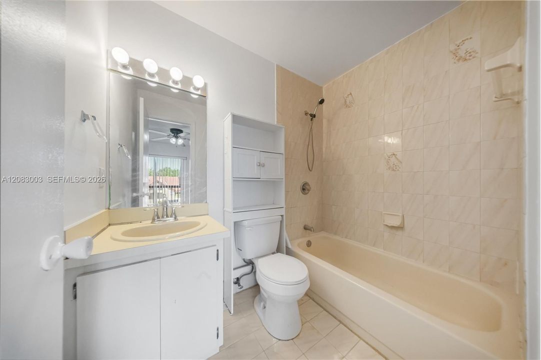 For Sale: $385,000 (2 beds, 2 baths, 1100 Square Feet)