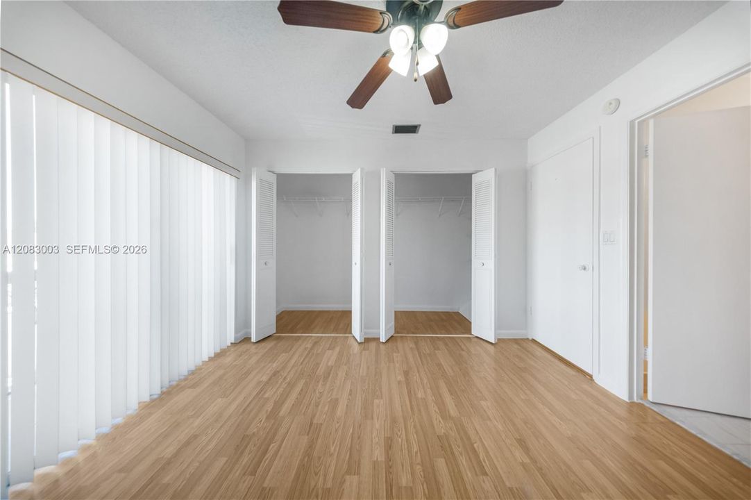For Sale: $385,000 (2 beds, 2 baths, 1100 Square Feet)