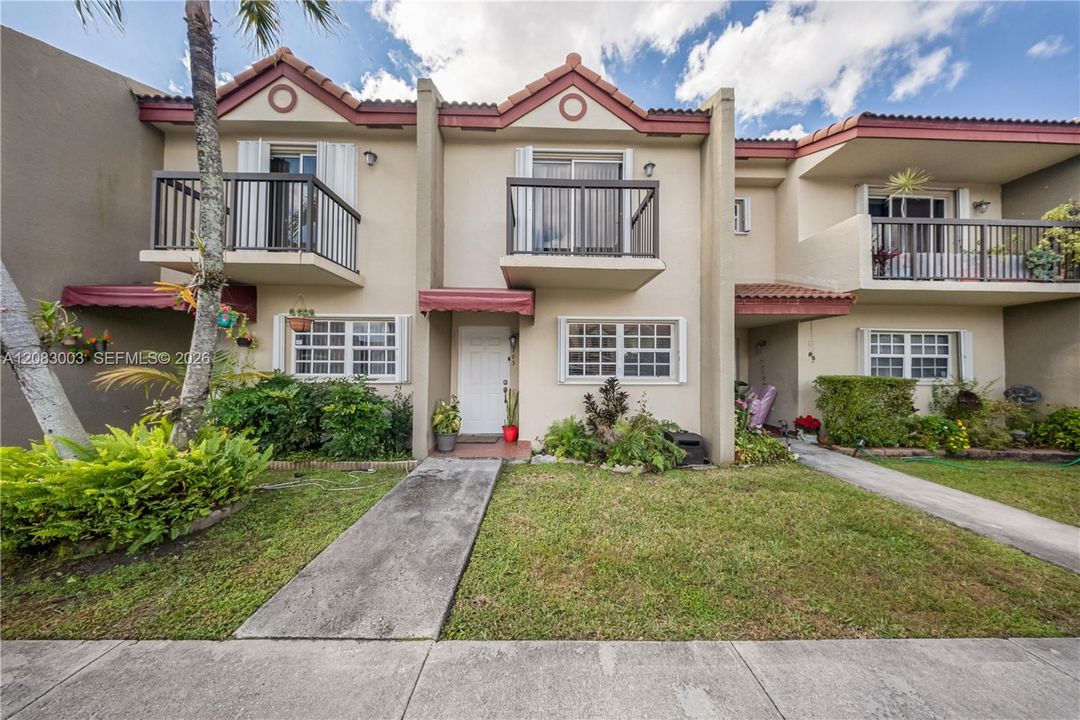 For Sale: $385,000 (2 beds, 2 baths, 1100 Square Feet)