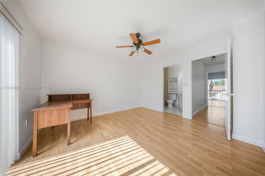 For Sale: $385,000 (2 beds, 2 baths, 1100 Square Feet)