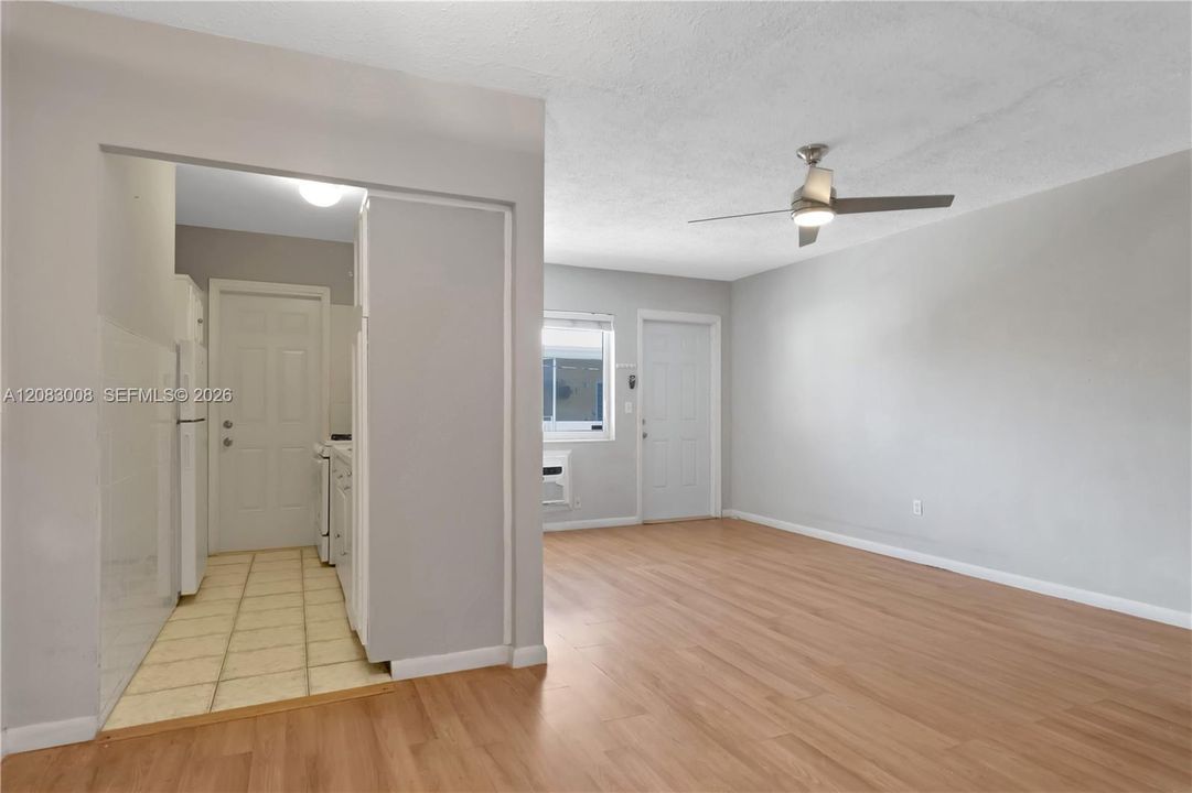 В аренду: $1,800 (1 спален, 1 ванн, 637 Квадратных фут)