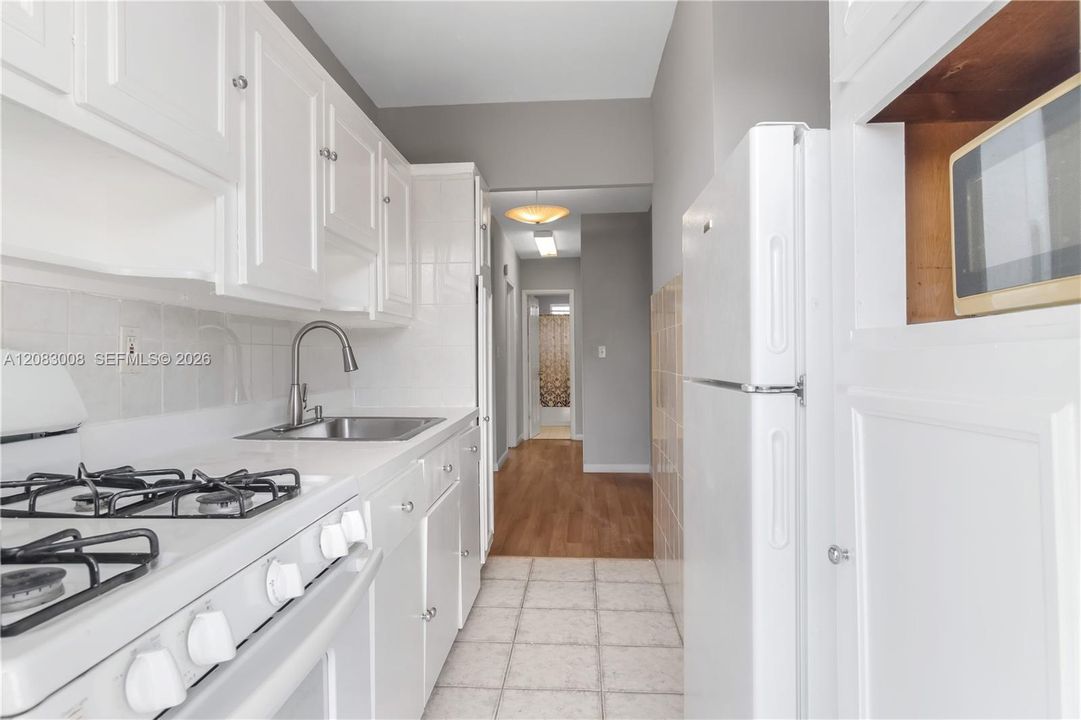 В аренду: $1,800 (1 спален, 1 ванн, 637 Квадратных фут)