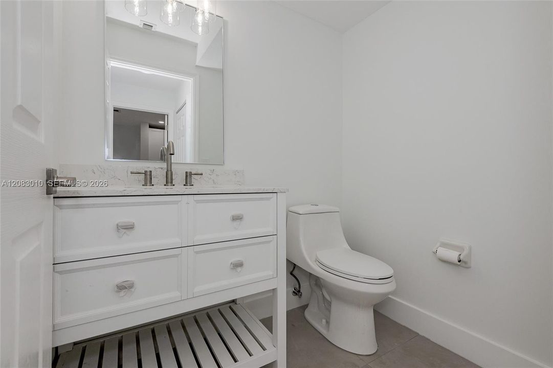 В аренду: $3,400 (3 спален, 2 ванн, 1368 Квадратных фут)