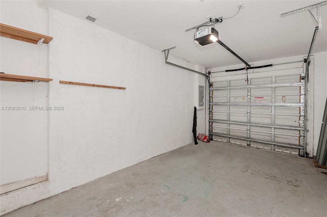 В аренду: $3,400 (3 спален, 2 ванн, 1368 Квадратных фут)