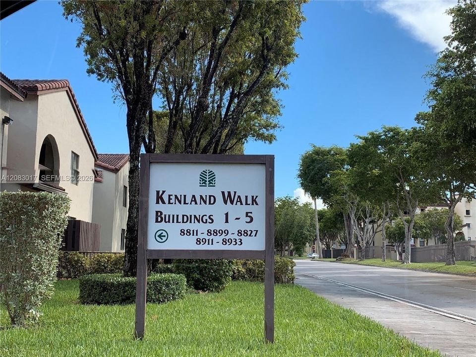 For Sale: $320,000 (2 beds, 2 baths, 1334 Square Feet)