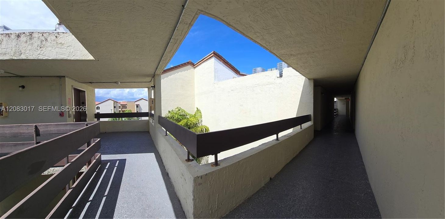 For Sale: $320,000 (2 beds, 2 baths, 1334 Square Feet)