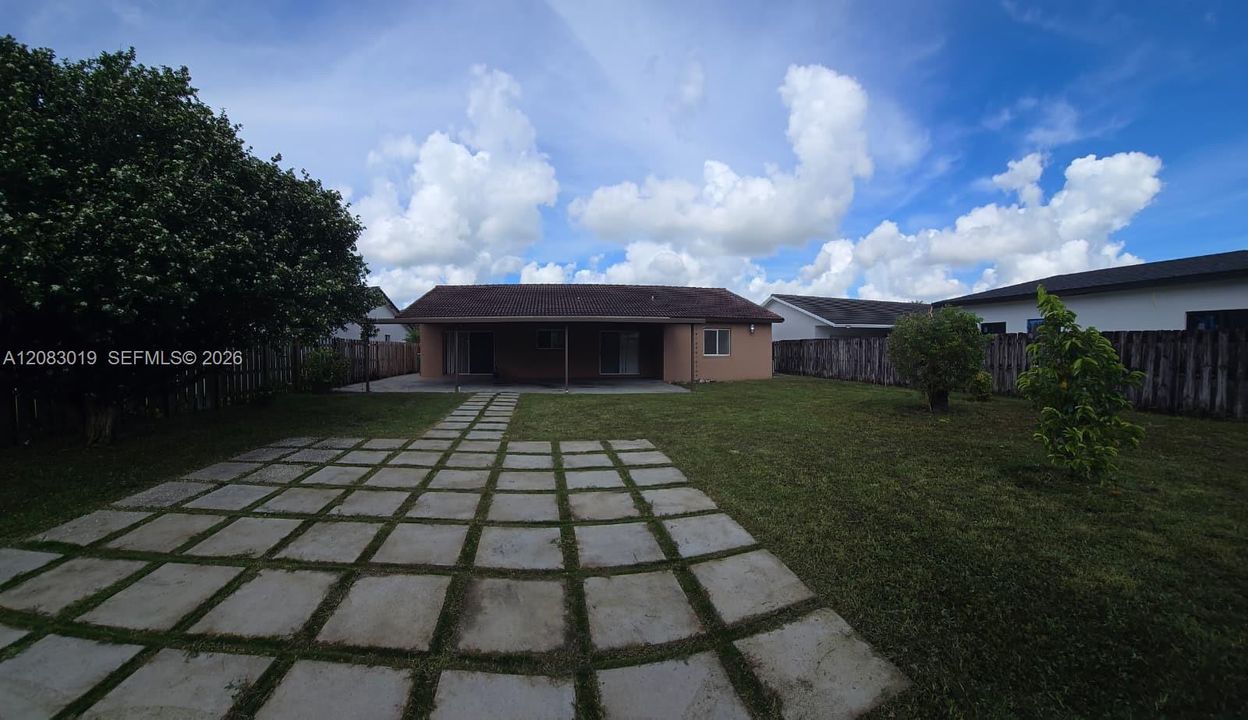 For Sale: $580,000 (3 beds, 2 baths, 1472 Square Feet)