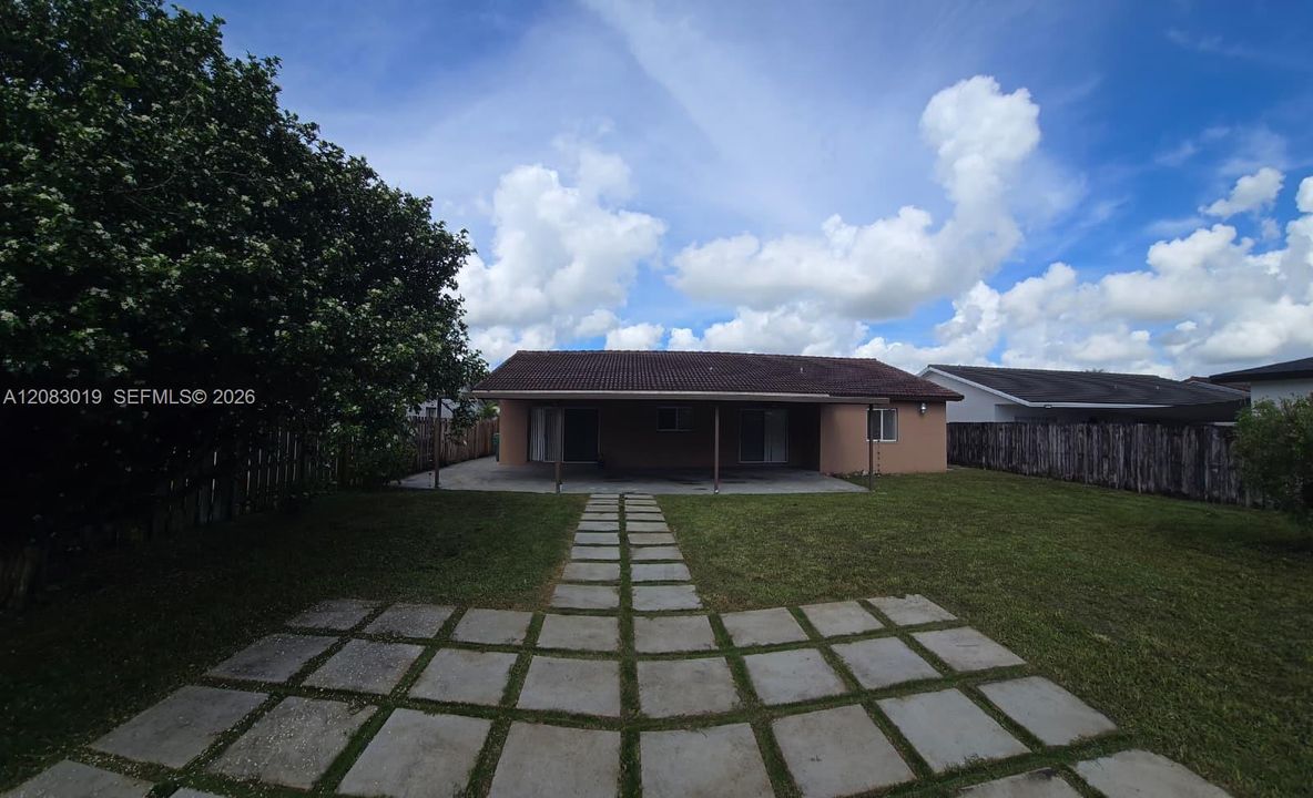 For Sale: $580,000 (3 beds, 2 baths, 1472 Square Feet)