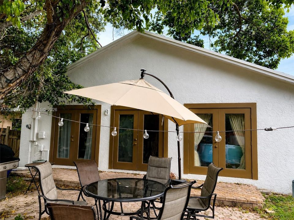 For Rent: $3,500 (3 beds, 2 baths, 1488 Square Feet)