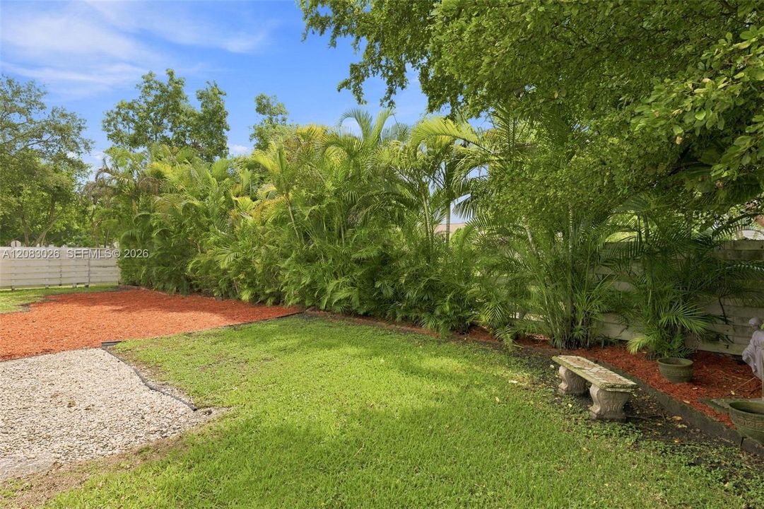 En Venta: $899,000 (4 camas, 3 baños, 2993 Pies cuadrados)