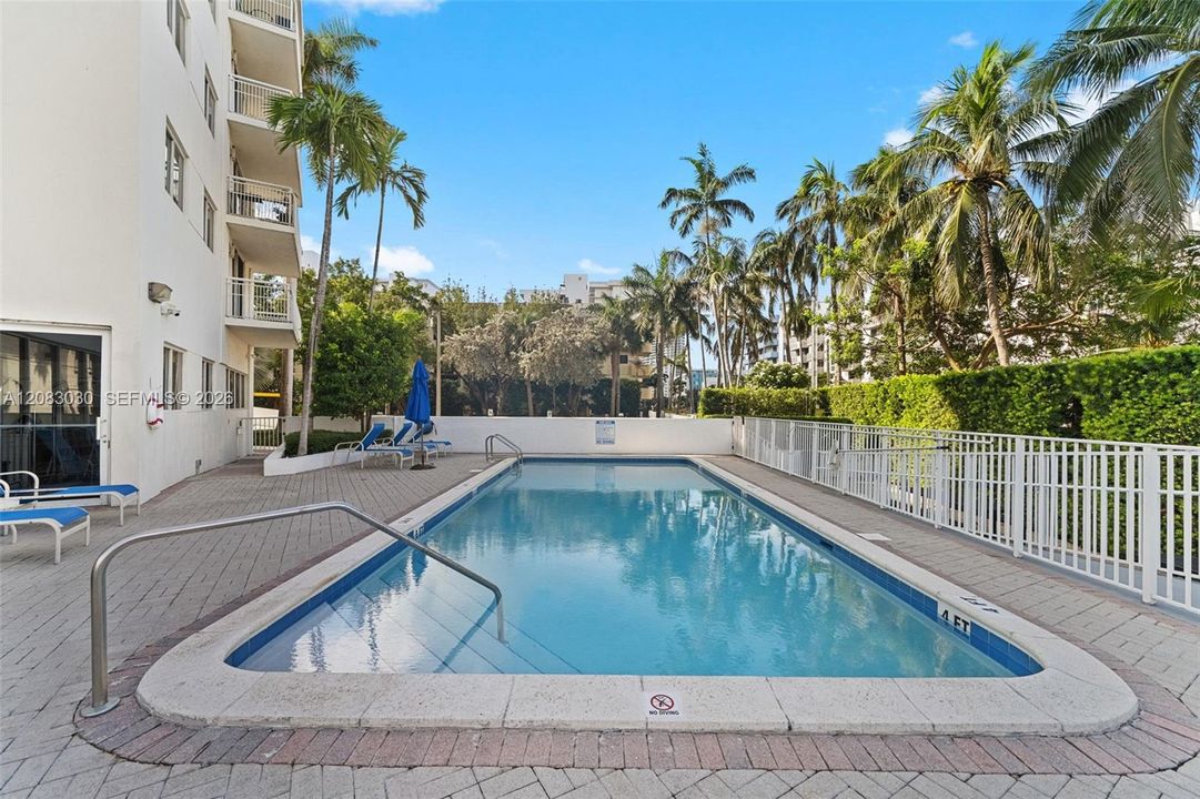 En Venta: $550,000 (1 camas, 2 baños, 820 Pies cuadrados)