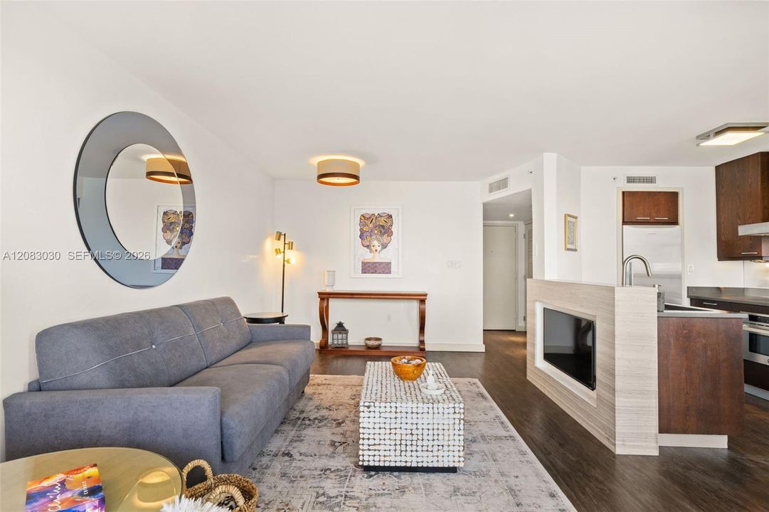 En Venta: $550,000 (1 camas, 2 baños, 820 Pies cuadrados)