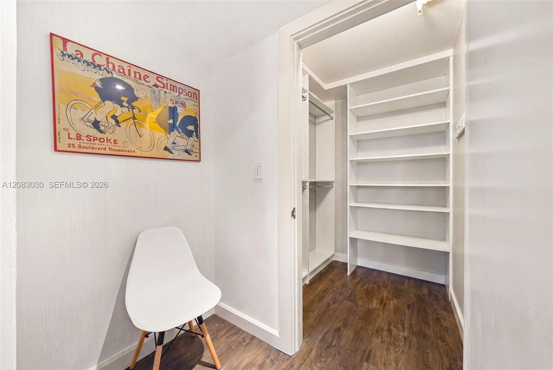 En Venta: $550,000 (1 camas, 2 baños, 820 Pies cuadrados)