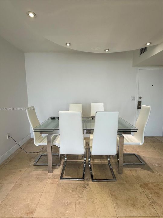 For Rent: $2,400 (2 beds, 2 baths, 1096 Square Feet)