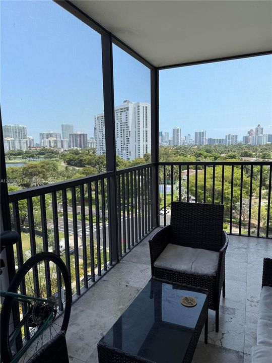 For Rent: $2,400 (2 beds, 2 baths, 1096 Square Feet)