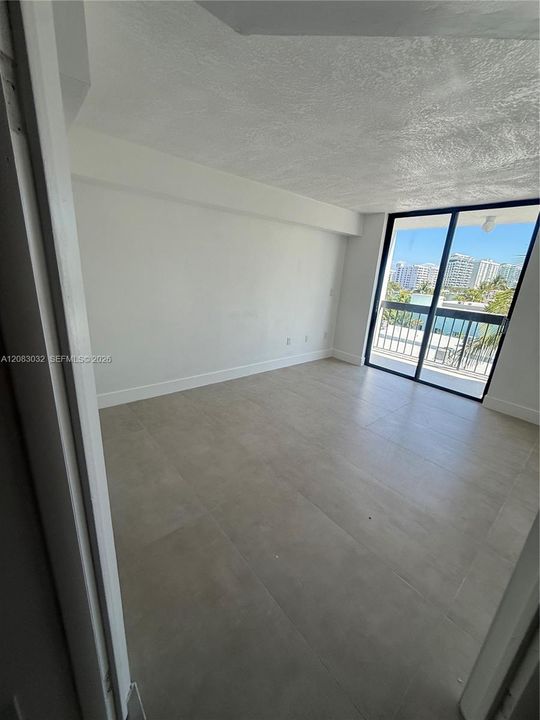 En Venta: $270,000 (1 camas, 1 baños, 686 Pies cuadrados)