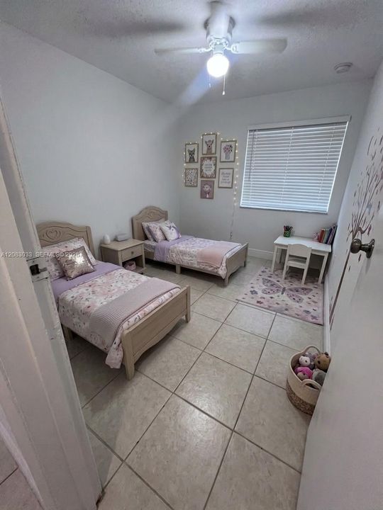 En Renta: $2,800 (3 camas, 1 baños, 1000 Pies cuadrados)