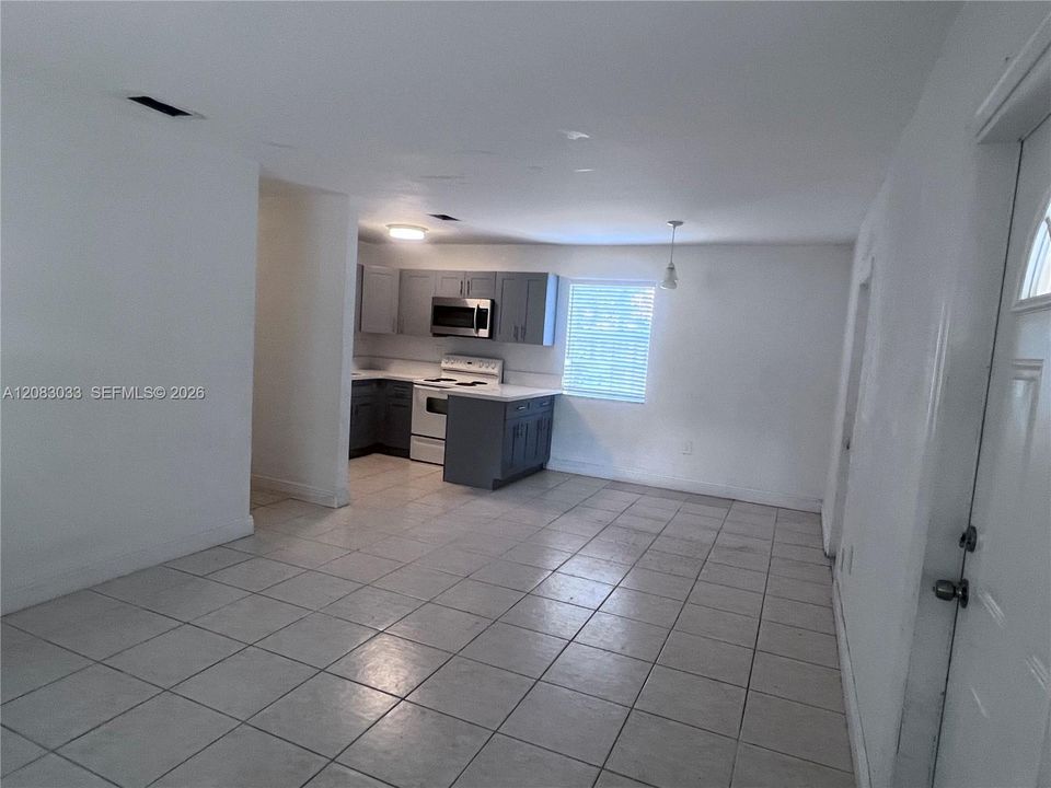 En Renta: $2,800 (3 camas, 1 baños, 1000 Pies cuadrados)