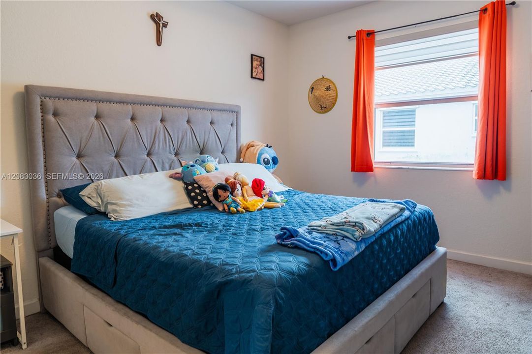 For Sale: $394,900 (4 beds, 2 baths, 1820 Square Feet)