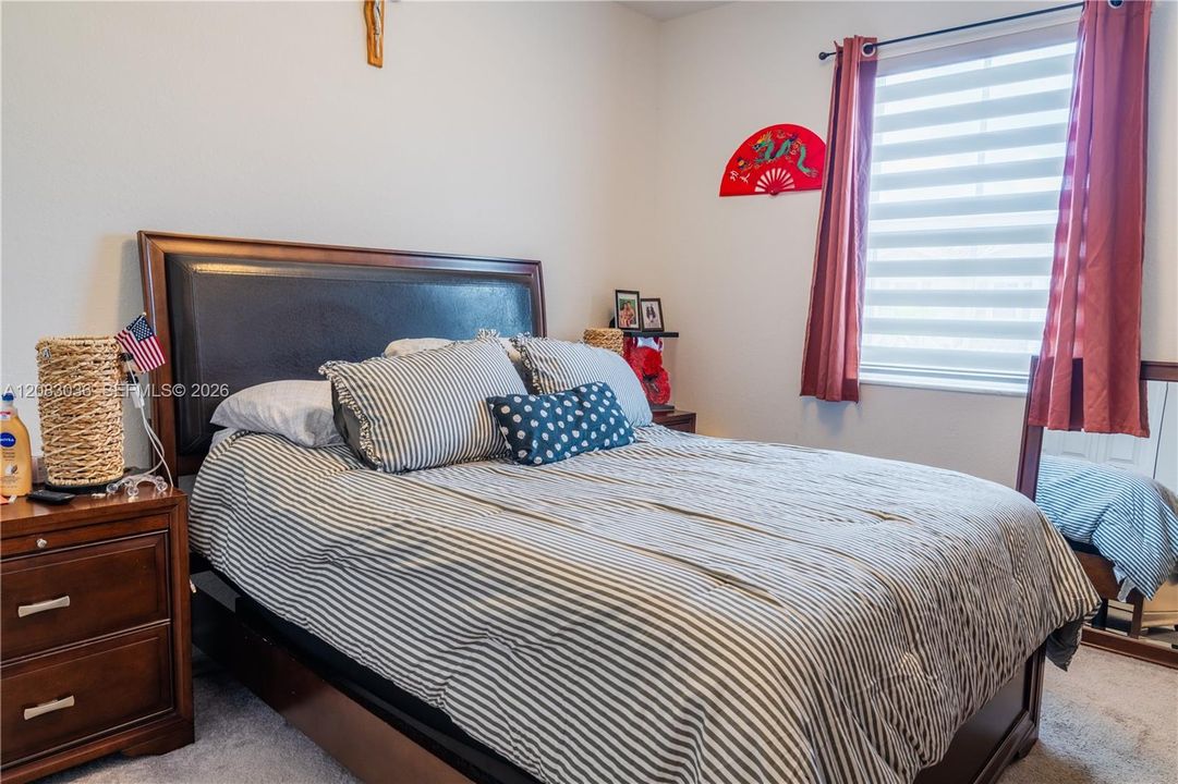 For Sale: $394,900 (4 beds, 2 baths, 1820 Square Feet)