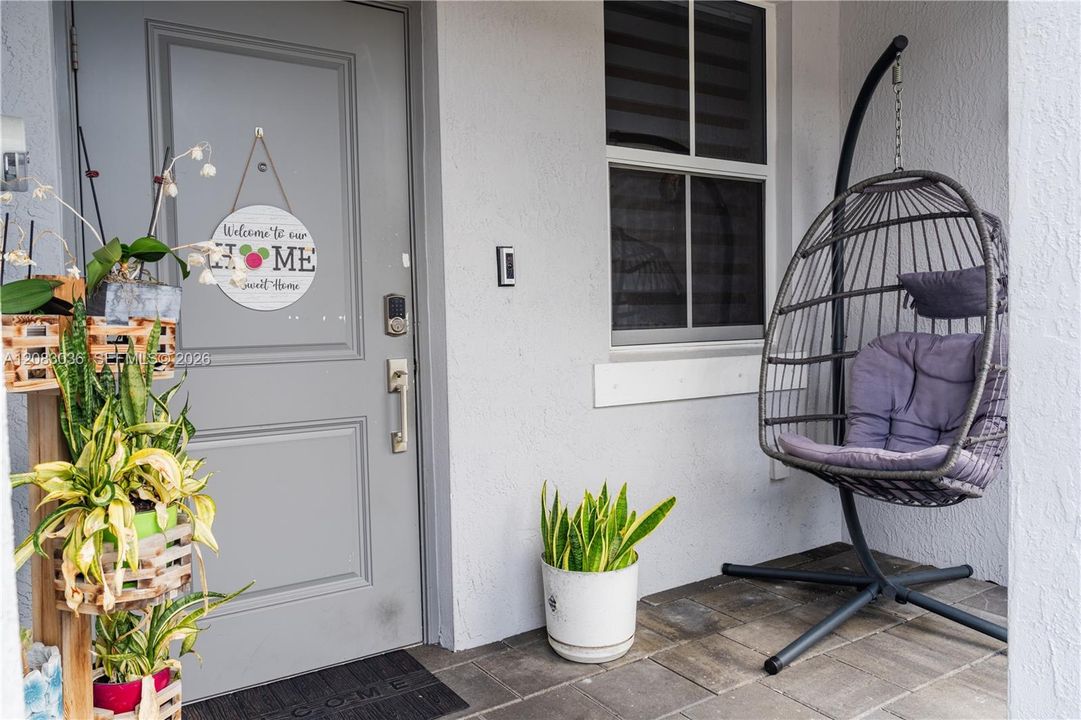 For Sale: $394,900 (4 beds, 2 baths, 1820 Square Feet)
