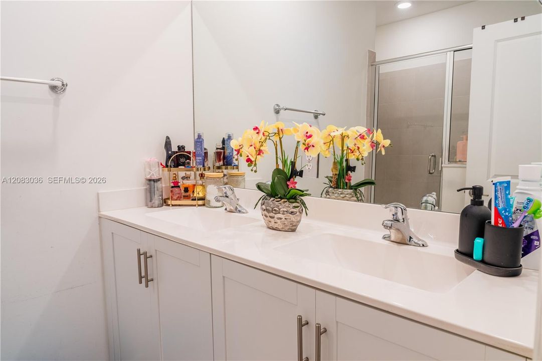 For Sale: $394,900 (4 beds, 2 baths, 1820 Square Feet)