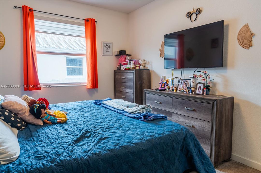 For Sale: $394,900 (4 beds, 2 baths, 1820 Square Feet)