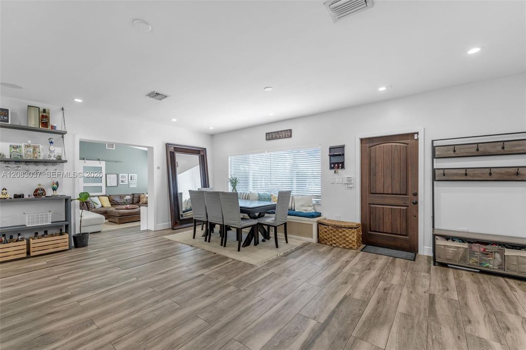 En Renta: $4,850 (4 camas, 3 baños, 1957 Pies cuadrados)