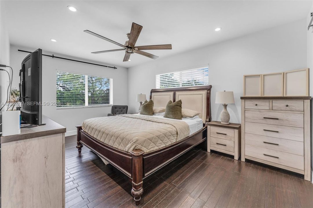 En Renta: $4,850 (4 camas, 3 baños, 1957 Pies cuadrados)