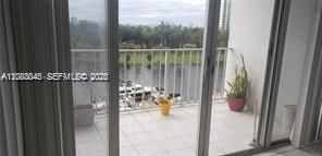 В аренду: $2,100 (2 спален, 2 ванн, 883 Квадратных фут)
