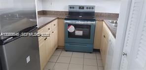 В аренду: $2,100 (2 спален, 2 ванн, 883 Квадратных фут)