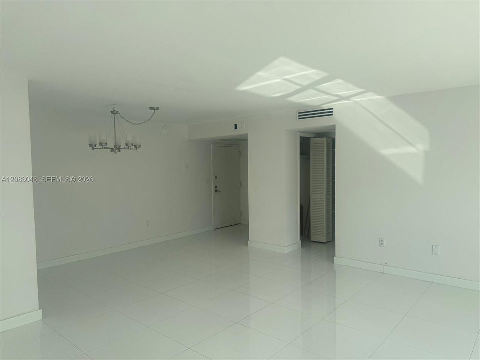 En Venta: $595,000 (2 camas, 2 baños, 1093 Pies cuadrados)