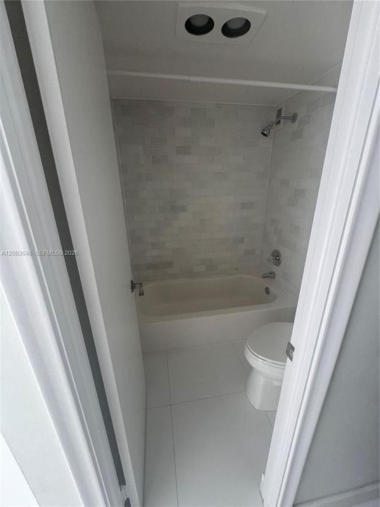 En Venta: $595,000 (2 camas, 2 baños, 1093 Pies cuadrados)