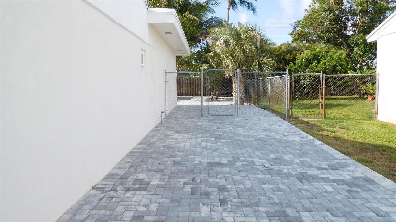 Side driveway