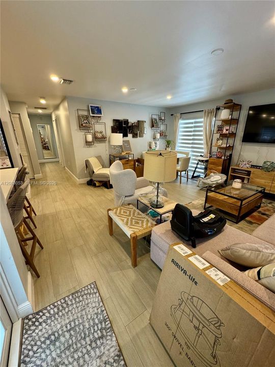 For Rent: $3,600 (3 beds, 2 baths, 1078 Square Feet)