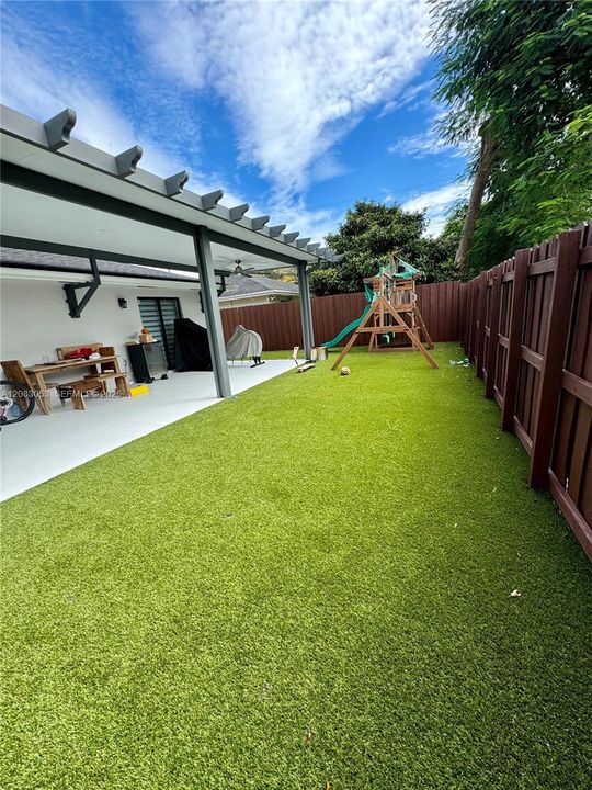 For Rent: $3,600 (3 beds, 2 baths, 1078 Square Feet)