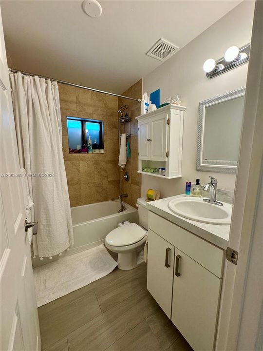 For Rent: $3,600 (3 beds, 2 baths, 1078 Square Feet)