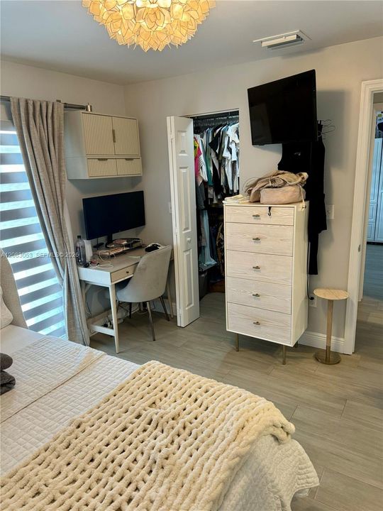 For Rent: $3,600 (3 beds, 2 baths, 1078 Square Feet)