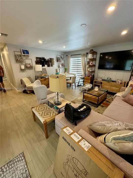 For Rent: $3,600 (3 beds, 2 baths, 1078 Square Feet)