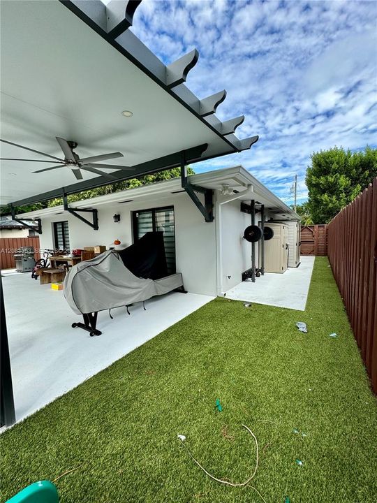 For Rent: $3,600 (3 beds, 2 baths, 1078 Square Feet)