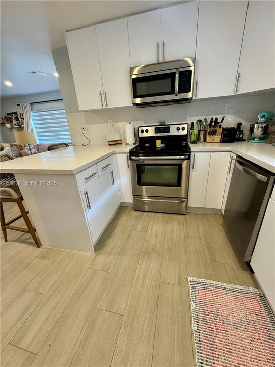For Rent: $3,600 (3 beds, 2 baths, 1078 Square Feet)