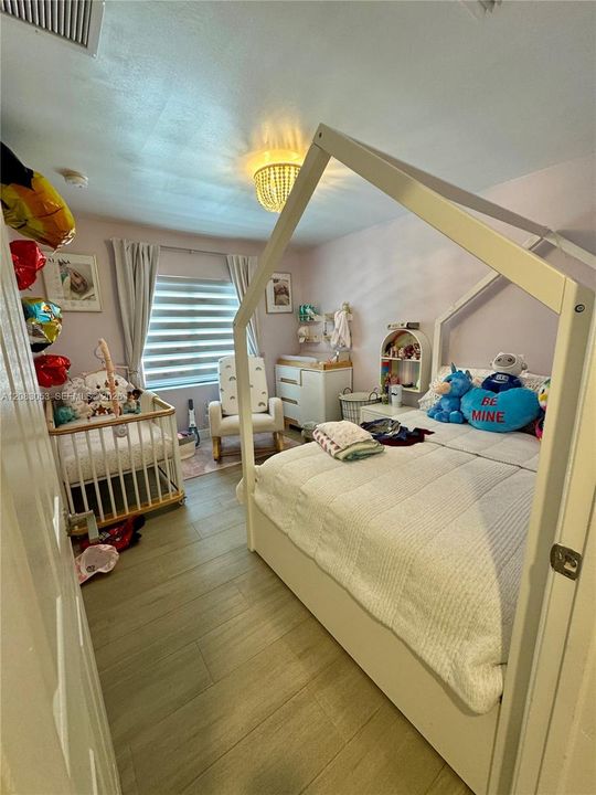 For Rent: $3,600 (3 beds, 2 baths, 1078 Square Feet)