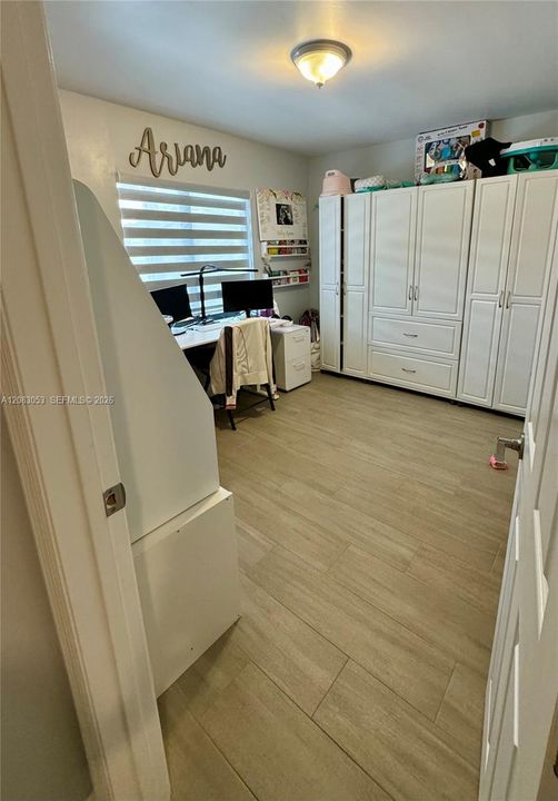 For Rent: $3,600 (3 beds, 2 baths, 1078 Square Feet)