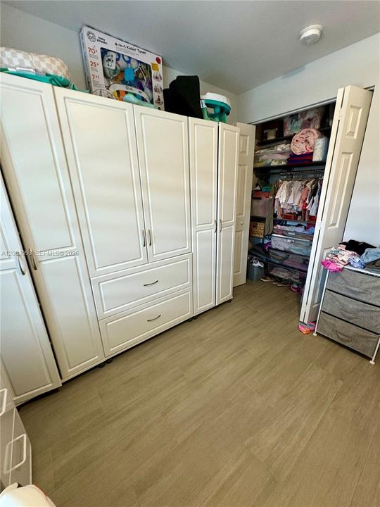 For Rent: $3,600 (3 beds, 2 baths, 1078 Square Feet)