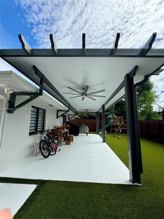 For Rent: $3,600 (3 beds, 2 baths, 1078 Square Feet)